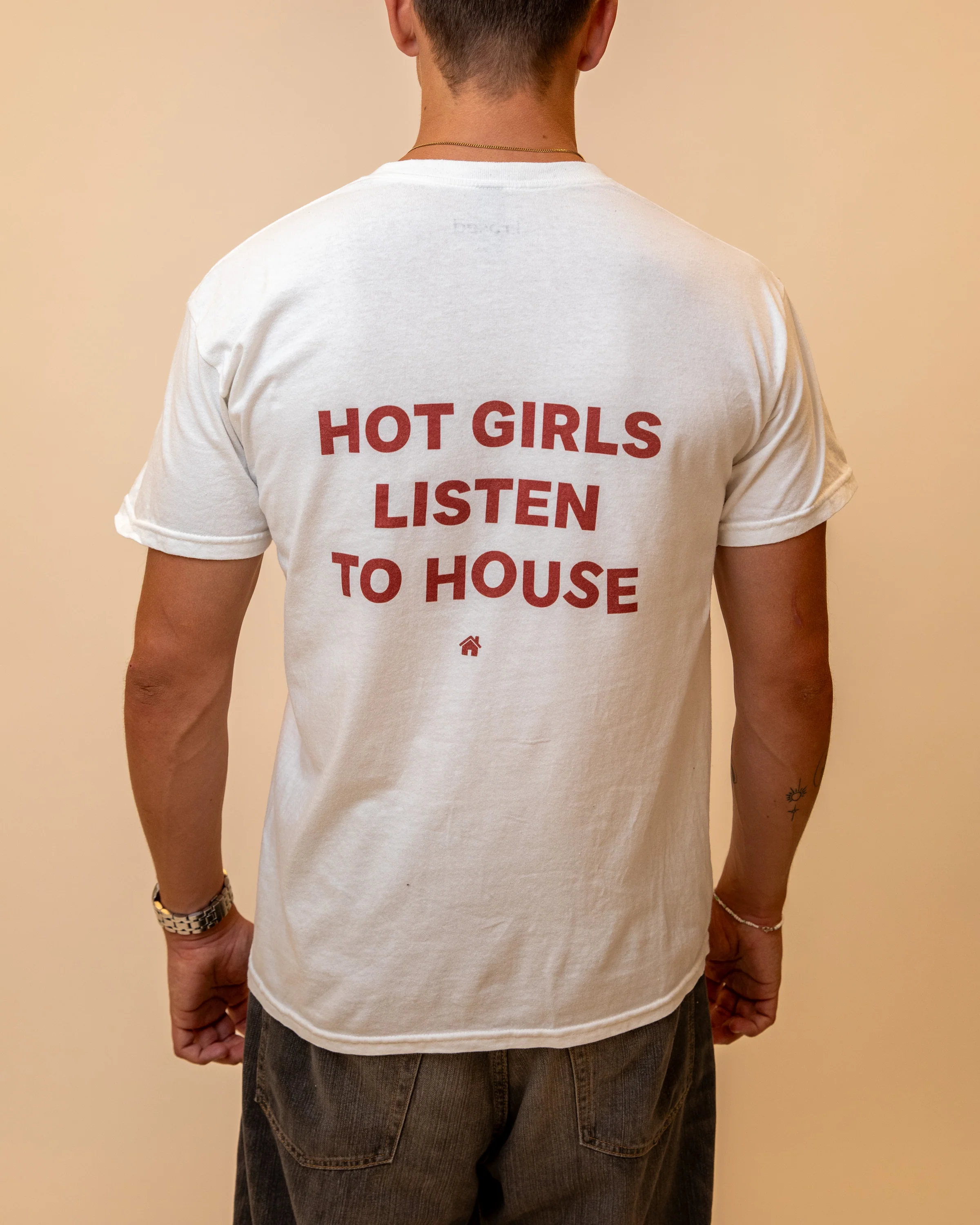 HOT GIRLS LISTEN TO HOUSE - Image 3