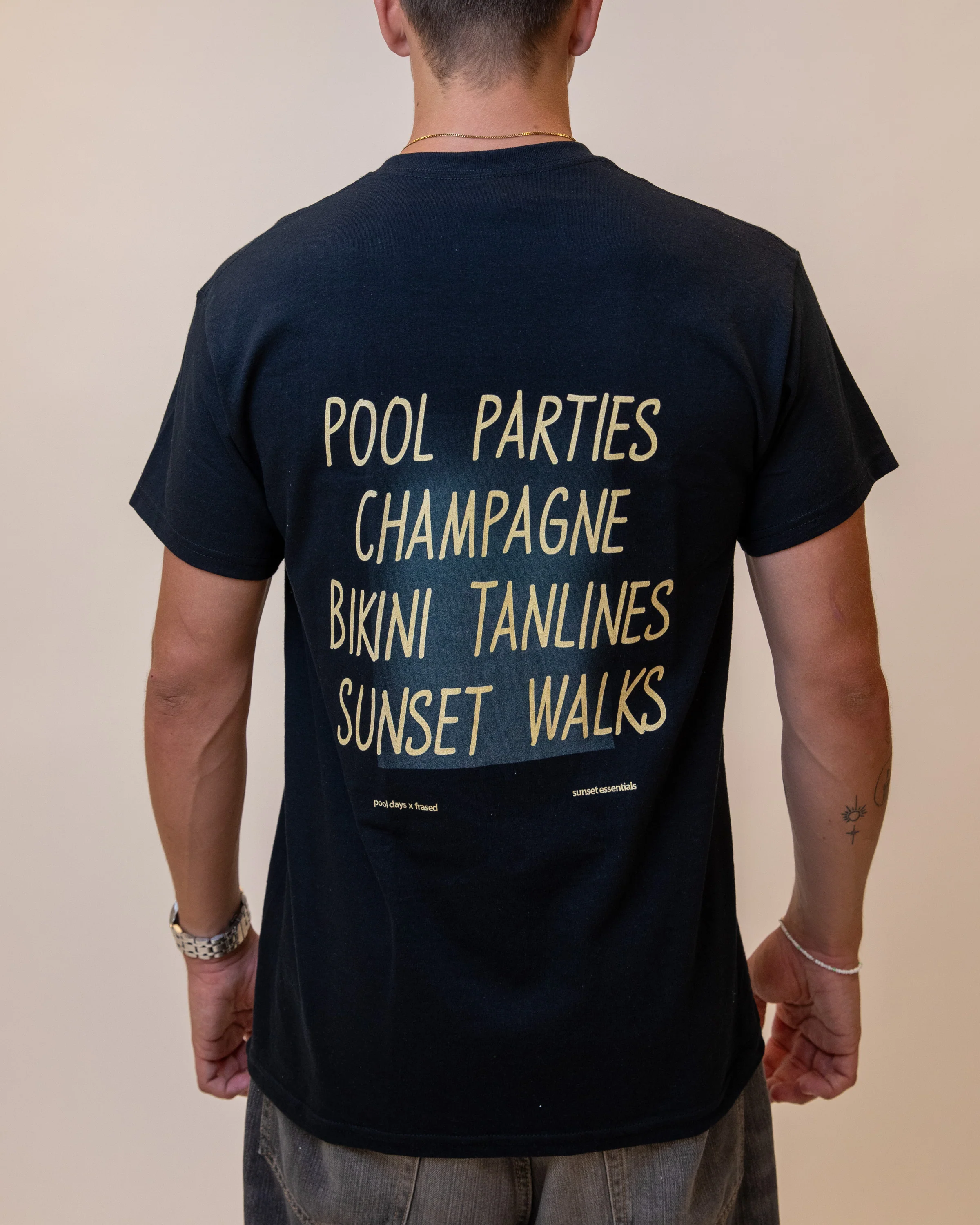 POOL PARTIES. CHAMPAGNE. BIKINI TANLINES. SUNSET WALKS - Image 3